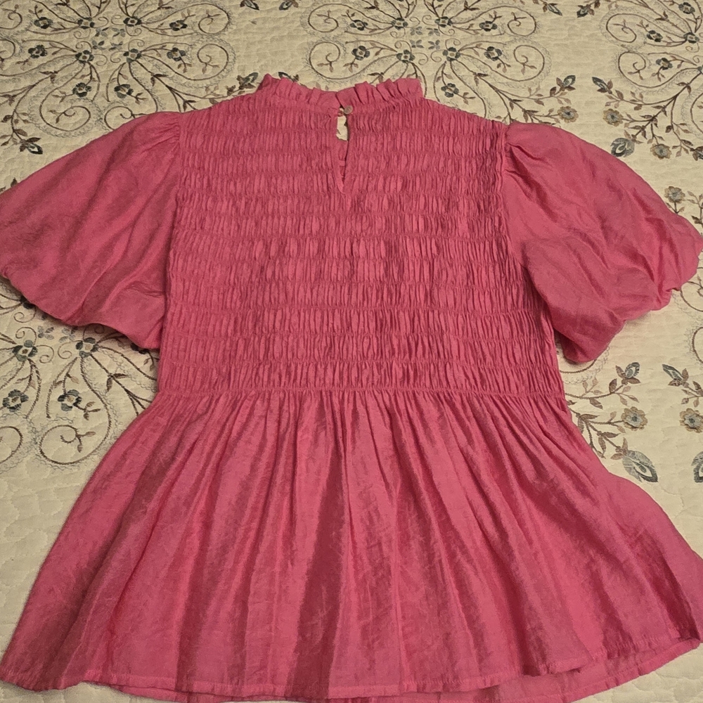 JODIFL Fuchsia Puff Sleeve Blouse